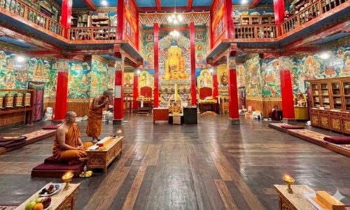 ঘুম মনেস্ট্রি