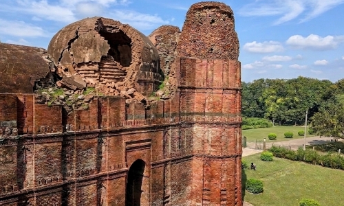 সালামি বা দাখিল দরওয়াজা