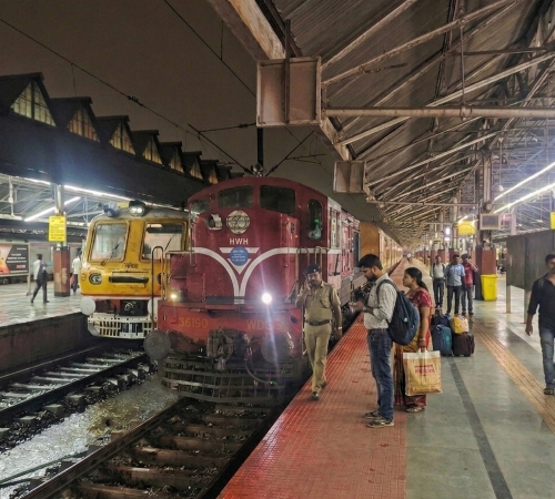 হাওড়া রেলওয়ে স্টেশন howrah railway station